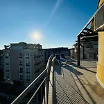 Aqua Blue 38 Penthouse Sunny *
