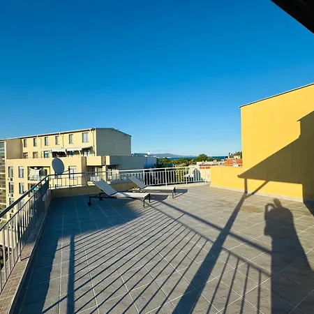 Aqua Blue 38 Penthouse Sunny 아파트
