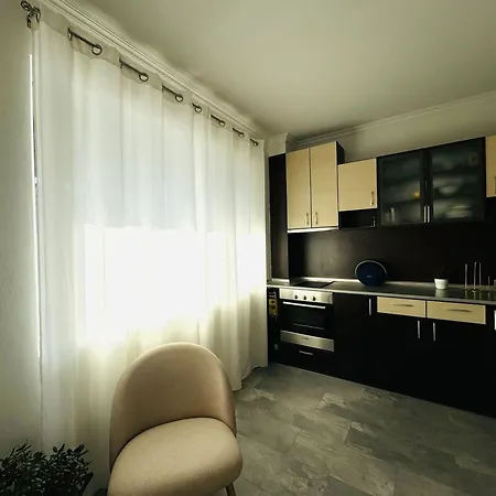 Aqua Blue 38 Penthouse Sunny 아파트